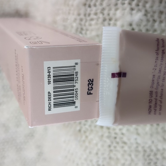 Wander Beauty Nude Illusion Liquid Foundation in Rich Deep, 30ml/1.01fl oz - Picture 4 of 11